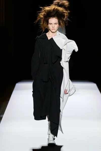 Look 9